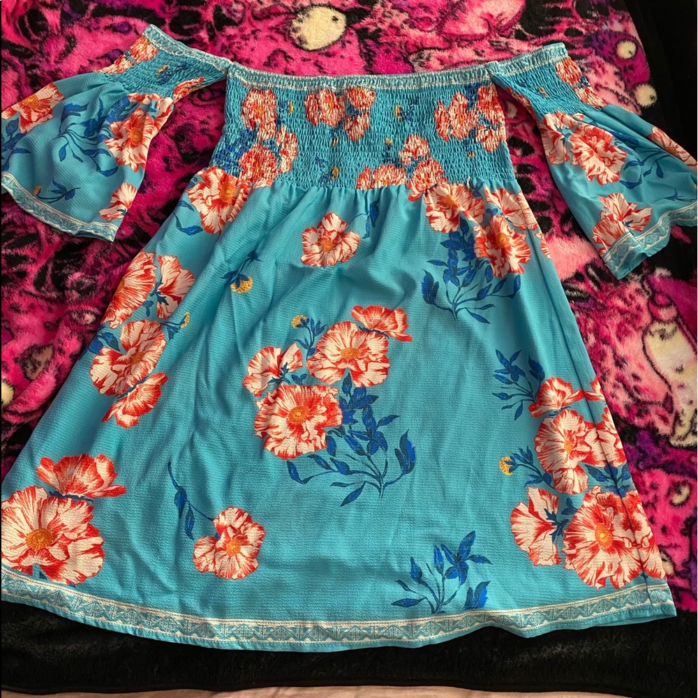 Super cute teal bell sleeve midi dress size large